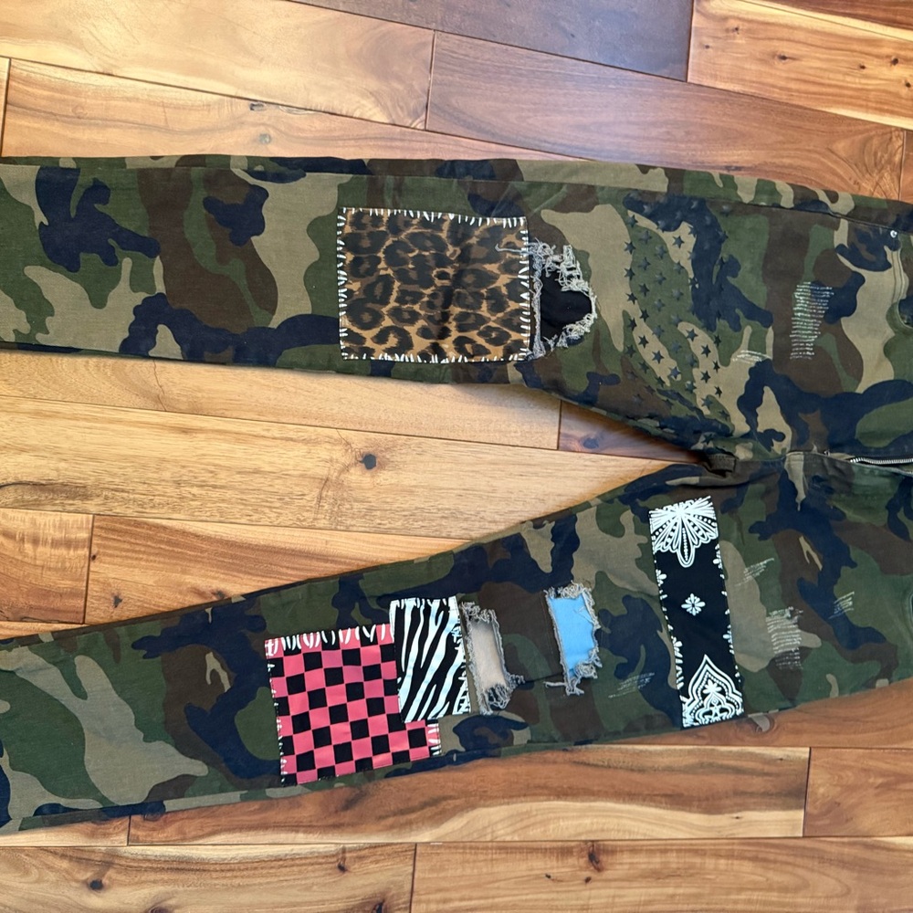 Men's Camouflage Skinny Jeans with Patchwork